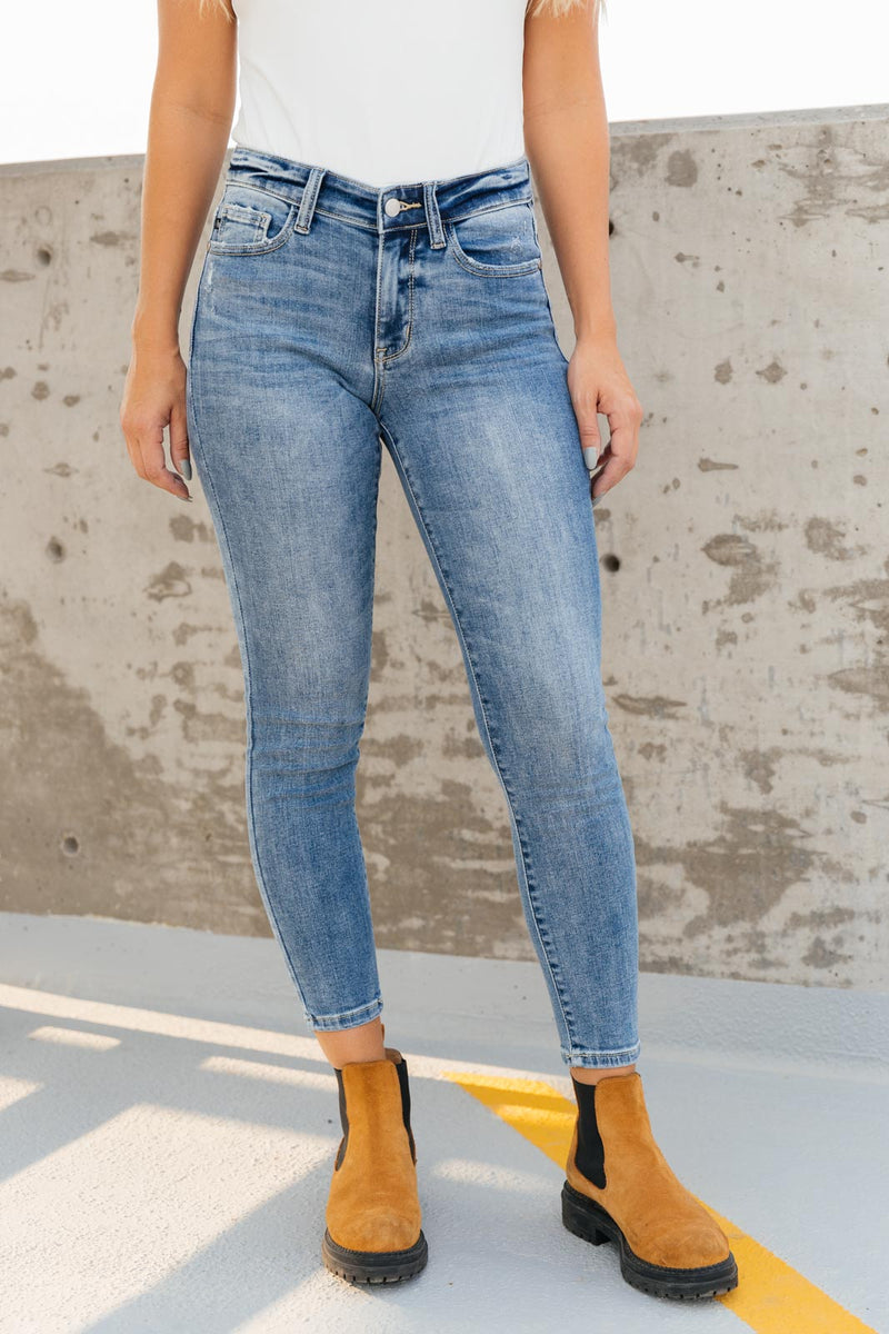 Judy Blue Mid-Rise Skinny Jeans